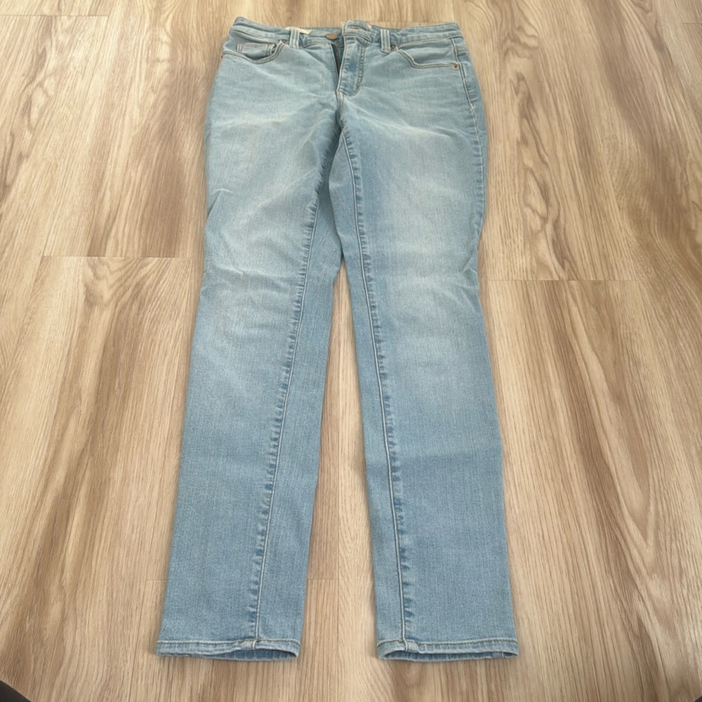 Universal thread high rise skinny jeans 2/26 long *labeled incorrectly